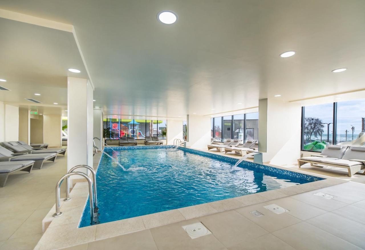 Summer Studio Spa N Pools Beach Resort Navodari Ngoại thất bức ảnh